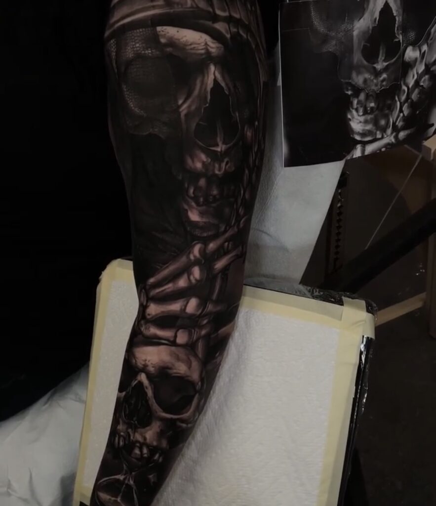 Skull full sleeve B&G realism